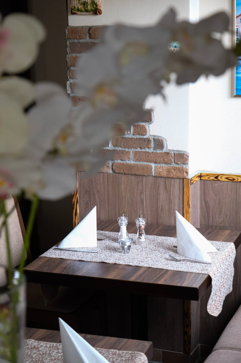 Sitzgelegenheiten des griechisches Restaurants Akropolis